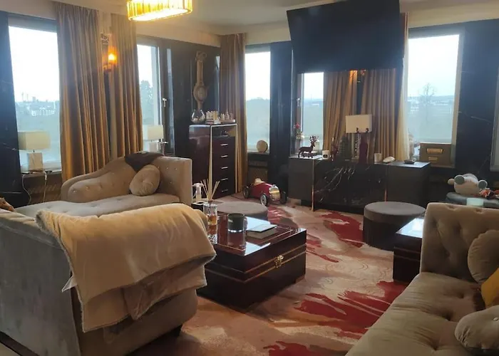 La Royale Centre 2 *